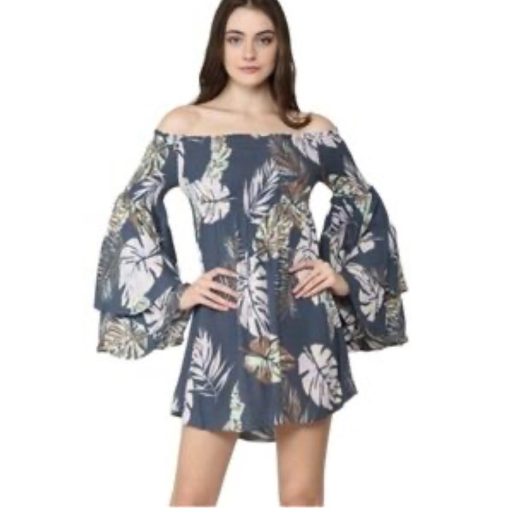 ILLA ILLA Women Dress Size Large Floral Dress Ruffle Bell Sleeve Smocked Bodice
